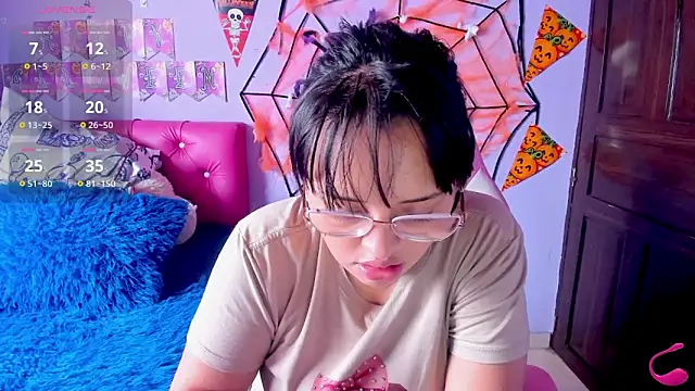 crissn0707 online show from October 2025 01:37:01 PM