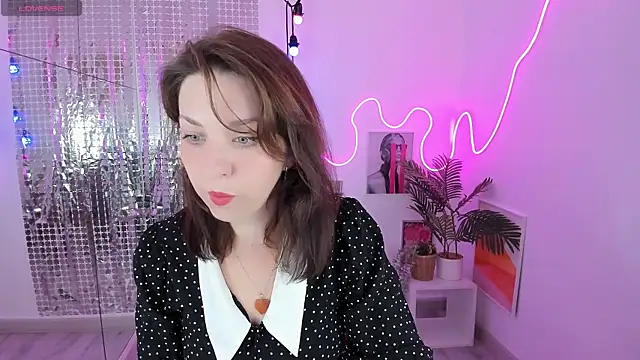 Snapshot of MargaretFatal chatting on June 2026 05:34:01 AM MargaretFatal online show from June 2026 05:34:01 AM