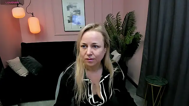 Snapshot of GabrielGold chatting on May 2026 08:25:01 PM GabrielGold online show from May 2026 08:25:01 PM