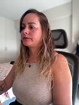 Snapshot of misslulipop chatting on March 2025 04:37:02 PM misslulipop online show from March 2025 04:37:02 PM