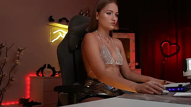 Snapshot of MrsTenderBeast chatting on November 2025 02:34:02 PM MrsTenderBeast online show from November 2025 02:34:02 PM