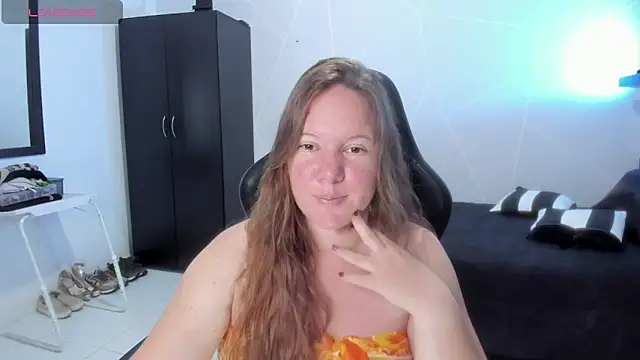 Snapshot of tamy_shine87 chatting on November 2025 01:44:02 AM tamy shine87 online show from November 2025 01:44:02 AM