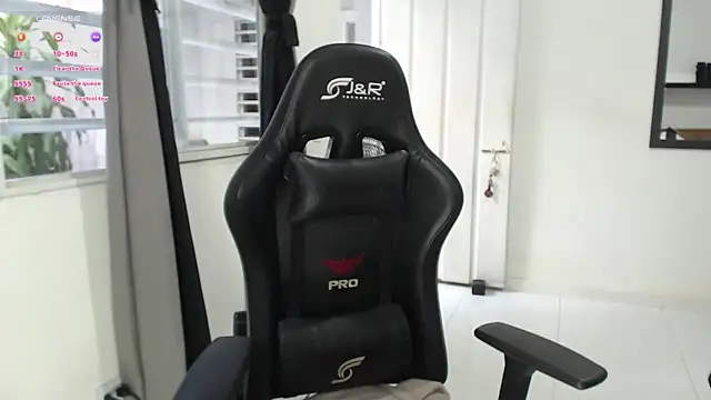 Snapshot of tamy_shine87 chatting on December 2025 05:40:02 PM tamy shine87 online show from December 2025 05:40:02 PM