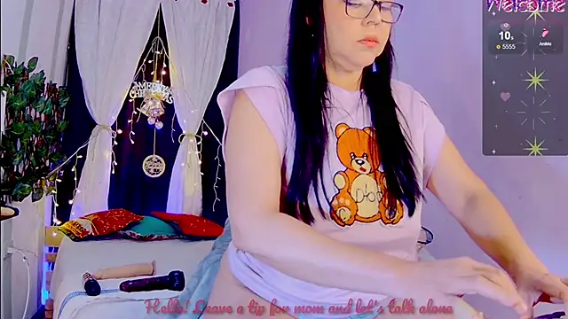 Snapshot of Mommy-pervert chatting on December 2024 10:43:01 PM Mommy-pervert online show from December 2024 10:43:01 PM