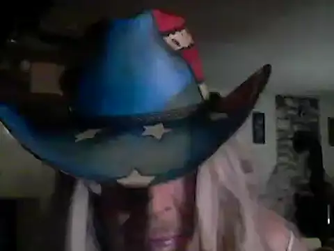 Snapshot of CROSSCOUNTRY1 chatting on December 2024 09:57:01 AM CROSSCOUNTRY1 online show from December 2024 09:57:01 AM