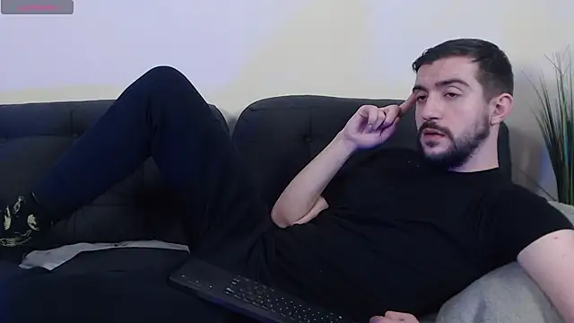 Snapshot of Dylan_Best chatting on February 2025 06:18:01 AM Dylan Best online show from February 2025 06:18:01 AM