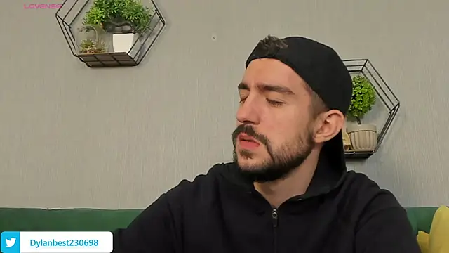 Snapshot of Dylan_Best chatting on September 2025 10:00:01 PM Dylan Best online show from September 2025 10:00:01 PM