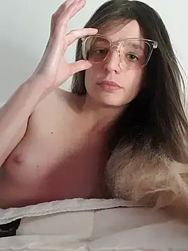 LouGabriel online show from December 2025 03:39:01 PM