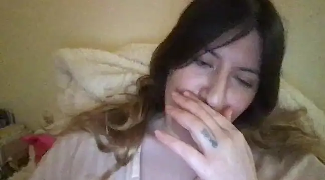 Snapshot of HYPHYtype chatting on February 2025 04:38:02 AM HYPHYtype online show from February 2025 04:38:02 AM