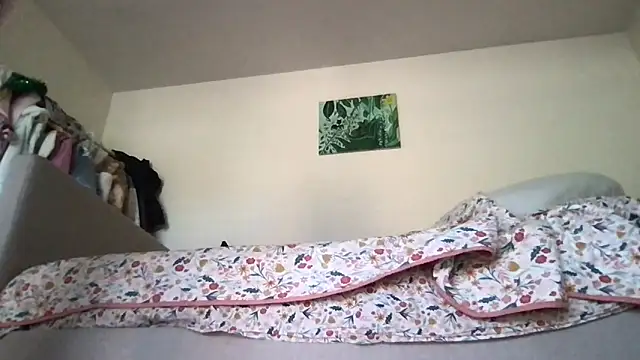 Snapshot of HYPHYtype chatting on November 2025 10:03:02 PM HYPHYtype online show from November 2025 10:03:02 PM