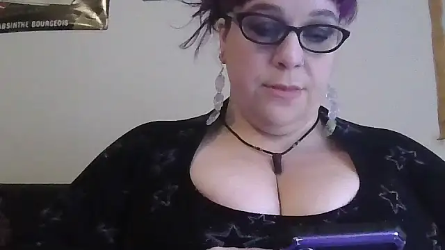 Snapshot of GothyBaby chatting on December 2025 06:38:01 PM GothyBaby online show from December 2025 06:38:01 PM