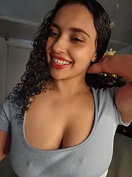 Snapshot of Lucy_Marin chatting on December 2025 04:44:01 PM Lucy Marin online show from December 2025 04:44:01 PM