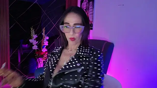 crisstal miler online show from June 2026 09:09:01 PM