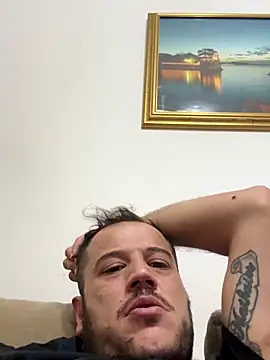 Snapshot of 1Aleks13 chatting on September 2025 10:10:02 PM 1Aleks13 online show from September 2025 10:10:02 PM