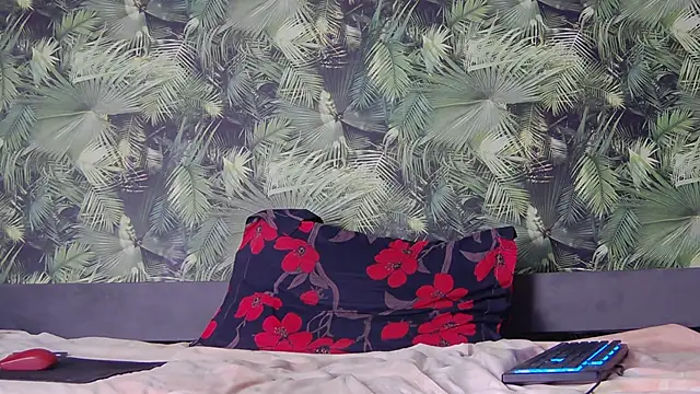 Snapshot of Alison_Drew chatting on December 2025 10:16:02 PM Alison Drew online show from December 2025 10:16:02 PM