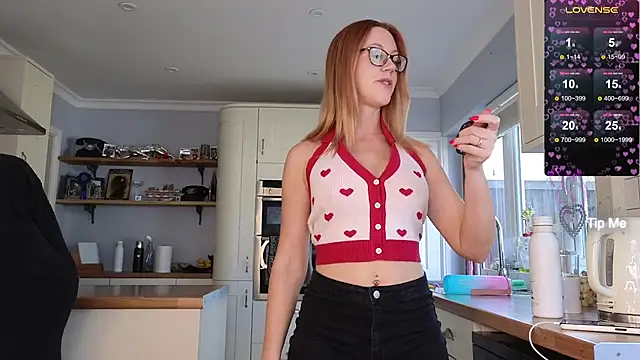 stripmequick online show from September 2025 01:33:01 PM