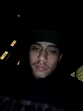 Snapshot of AlexAlejandro13 chatting on November 2025 12:33:01 AM AlexAlejandro13 online show from November 2025 12:33:01 AM