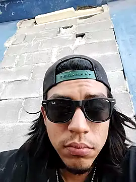 AlexAlejandro13 online show from March 2026 09:19:01 PM