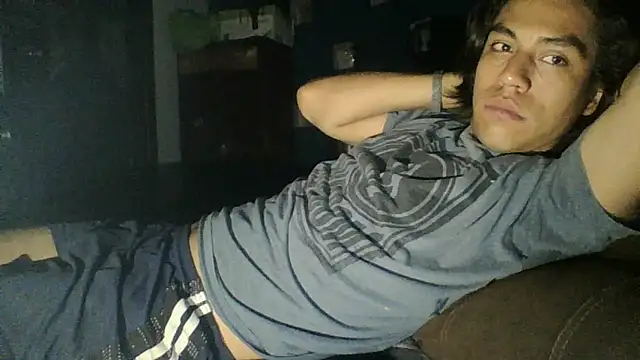 Snapshot of AlexAlejandro13 chatting on May 2026 09:26:01 AM AlexAlejandro13 online show from May 2026 09:26:01 AM