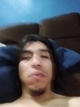 Snapshot of AlexAlejandro13 chatting on May 2026 06:20:01 PM AlexAlejandro13 online show from May 2026 06:20:01 PM