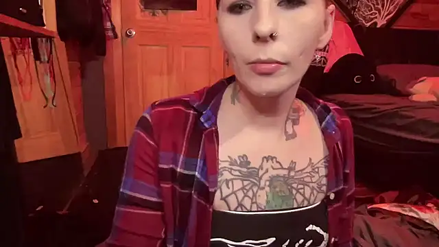 Snapshot of TeenyDoll chatting on October 2025 02:12:02 AM TeenyDoll online show from October 2025 02:12:02 AM