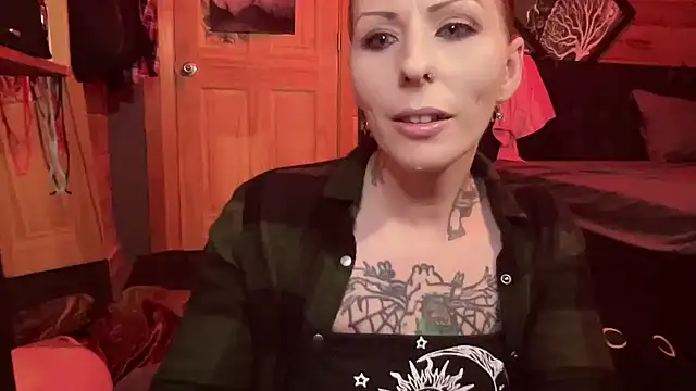 Snapshot of TeenyDoll chatting on October 2025 02:34:01 AM TeenyDoll online show from October 2025 02:34:01 AM