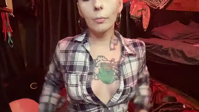 Snapshot of TeenyDoll chatting on October 2025 01:17:01 AM TeenyDoll online show from October 2025 01:17:01 AM