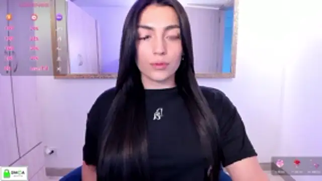 Snapshot of EricaVanderhill chatting on December 2025 10:17:02 PM EricaVanderhill online show from December 2025 10:17:02 PM