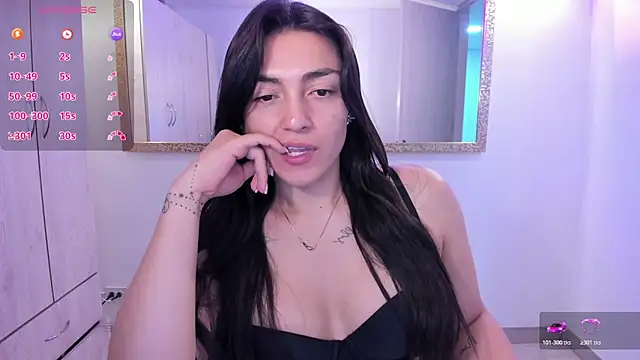 Snapshot of EricaVanderhill chatting on February 2026 04:00:02 AM EricaVanderhill online show from February 2026 04:00:02 AM