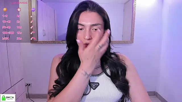 Snapshot of EricaVanderhill chatting on February 2026 01:32:01 AM EricaVanderhill online show from February 2026 01:32:01 AM