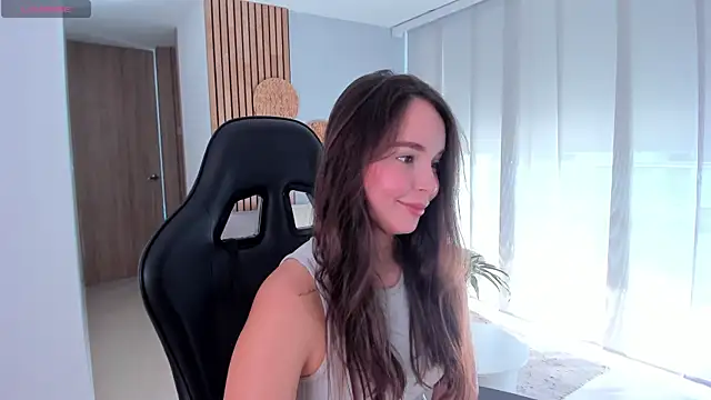 AnnieHallX online show from October 2025 08:06:02 PM