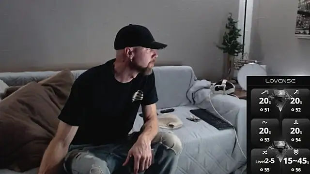 MaxRouger online show from November 2025 09:36:01 PM