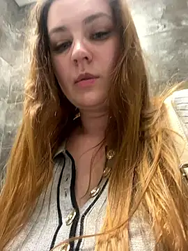 Snapshot of CandyShoopp chatting on December 2024 07:55:01 PM CandyShoopp online show from December 2024 07:55:01 PM