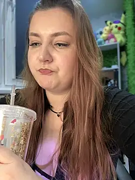 Snapshot of CandyShoopp chatting on January 2025 03:28:02 PM CandyShoopp online show from January 2025 03:28:02 PM