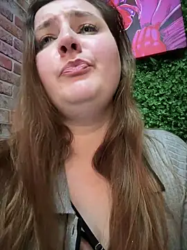 Snapshot of CandyShoopp chatting on February 2025 05:19:02 PM CandyShoopp online show from February 2025 05:19:02 PM