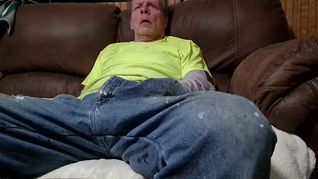 Snapshot of dickgozinyah chatting on March 2025 09:27:01 AM dickgozinyah online show from March 2025 09:27:01 AM