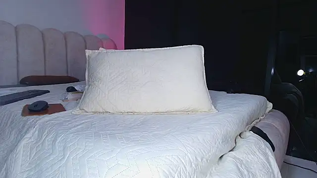 Snapshot of sofi_decker chatting on November 2025 12:15:02 PM sofi decker online show from November 2025 12:15:02 PM