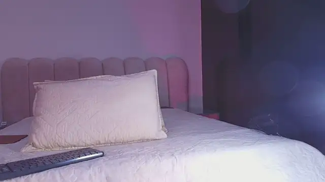 Snapshot of sofi_decker chatting on November 2025 11:57:02 AM sofi decker online show from November 2025 11:57:02 AM