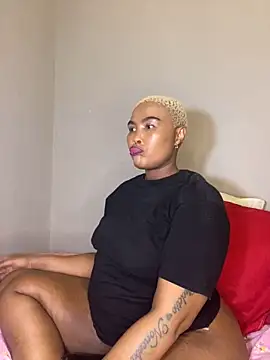 Snapshot of BADFATASS85 chatting on December 2025 12:40:01 AM BADFATASS85 online show from December 2025 12:40:01 AM