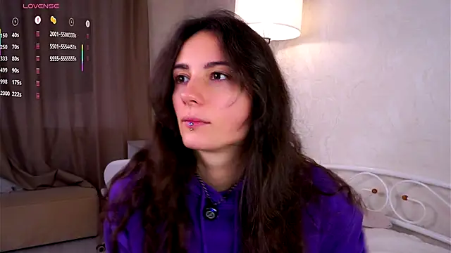 Holla Molly online show from November 2025 05:32:02 AM