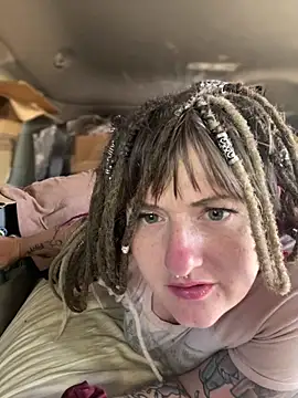 Snapshot of 1-800-FUCKYOU chatting on September 2025 08:31:01 PM 1-800-FUCKYOU online show from September 2025 08:31:01 PM