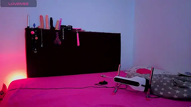 I am kim online show from April 2026 09:39:01 PM