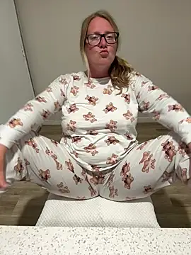 Lizzyloo online show from February 2026 03:15:01 AM