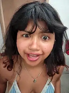 Snapshot of Peach_Girll chatting on January 2025 02:08:02 PM Peach Girll online show from January 2025 02:08:02 PM