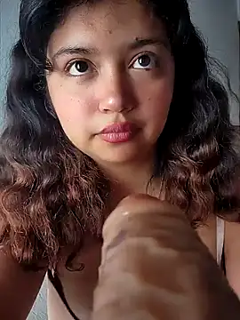 Snapshot of Peach_Girll chatting on February 2025 04:36:01 PM Peach Girll online show from February 2025 04:36:01 PM