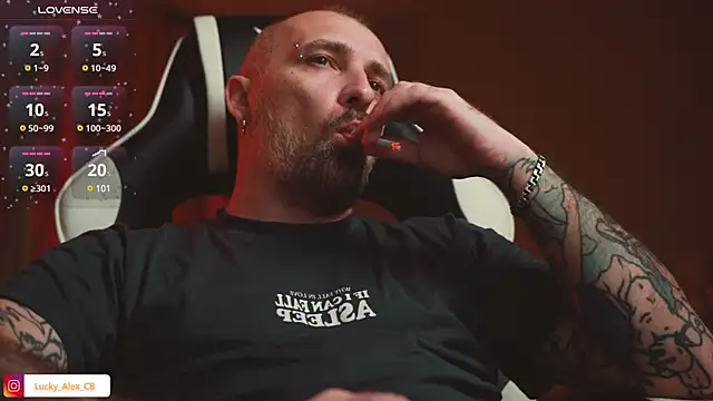 LuckyAlexx online show from January 2025 11:53:02 PM