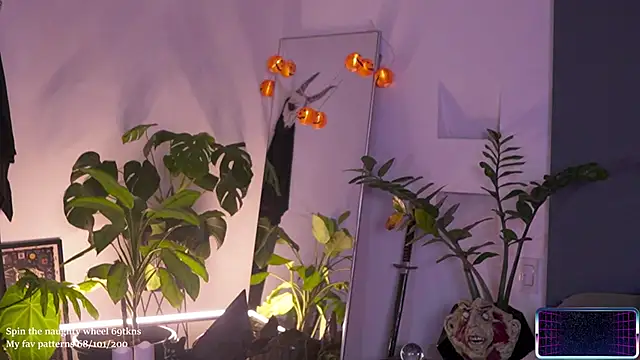 Snapshot of LucyAllenX chatting on October 2025 10:14:02 PM LucyAllenX online show from October 2025 10:14:02 PM