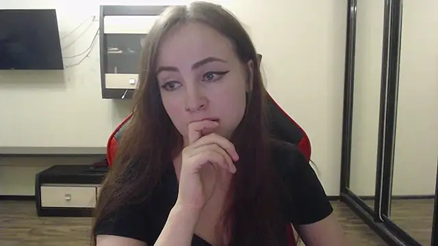 Laralianna online show from December 2024 12:33:01 AM