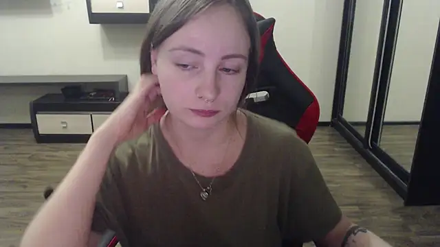 Laralianna online show from March 2025 02:48:02 PM