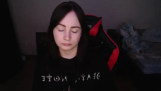 Laralianna online show from December 2025 10:49:02 PM